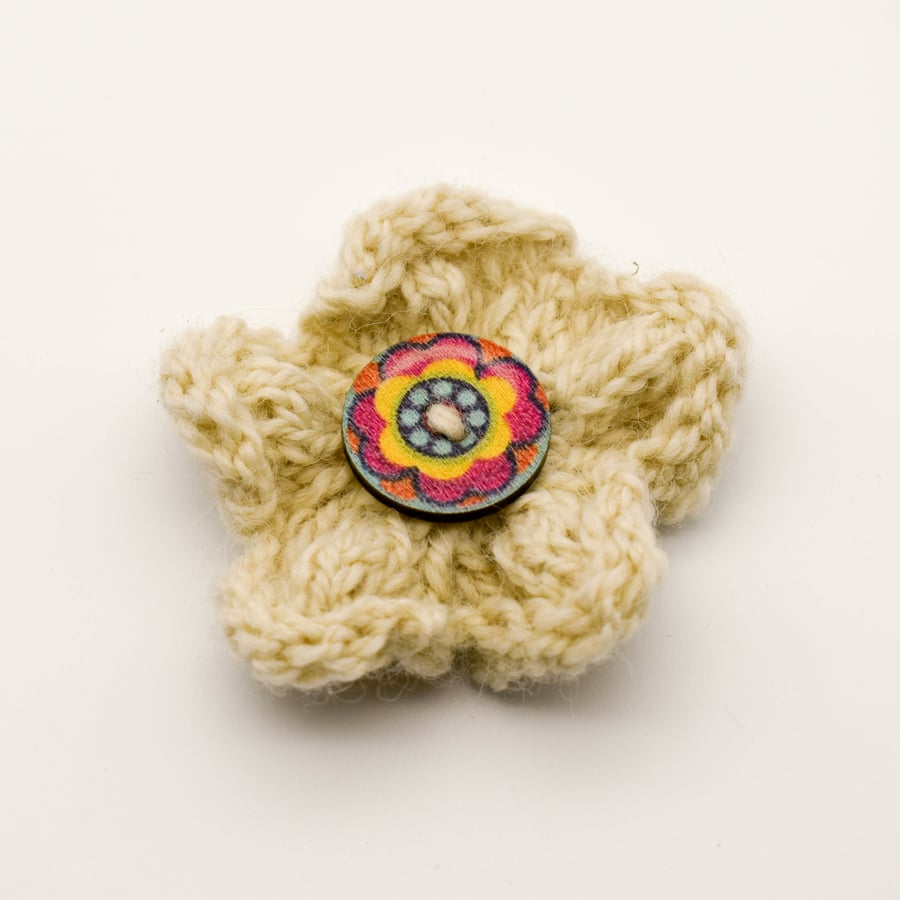 SOLD Hand knitted flower brooch pin - Cream and floral printed wood