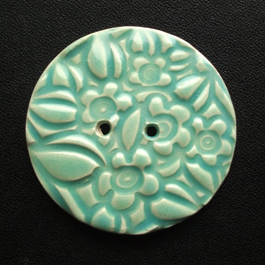 Large ceramic button