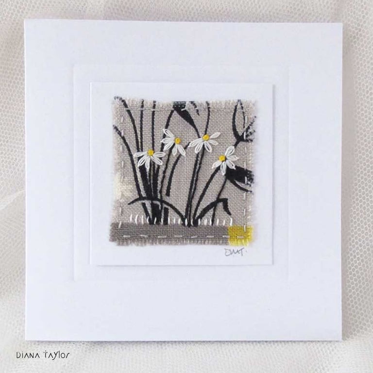 HAND EMBROIDERED GREETING CARD VINTAGE FABRIC DAISIES