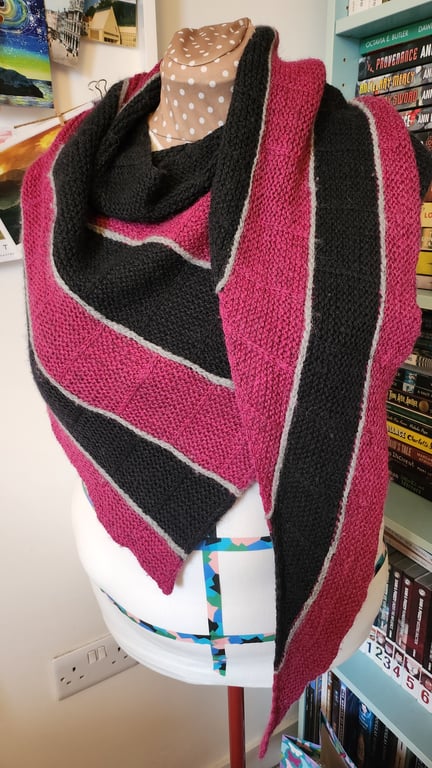 Cerise and Black handknitted Béton Brut shawl