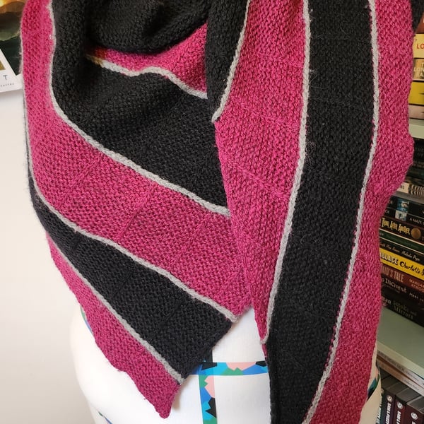 Cerise and Black handknitted Béton Brut shawl