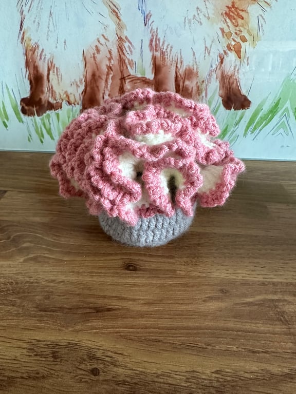 Crochet flower coaster and pot 