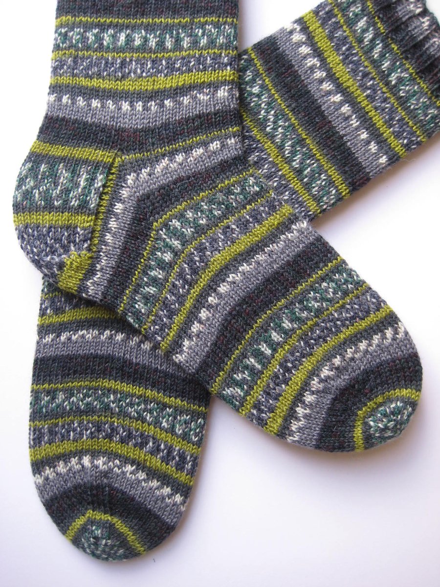 hand knit mens wool socks UK 8-10