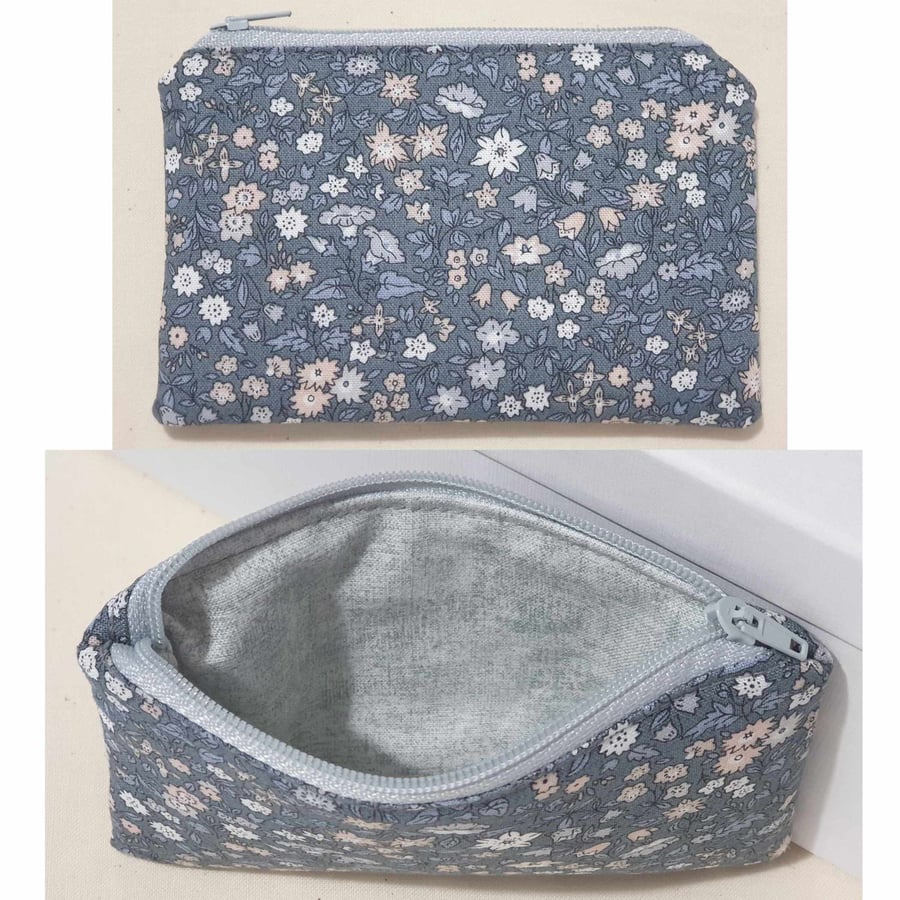 Liberty of London Fabric Coin Purse 100% Cotton- Lined and with zip closure 002