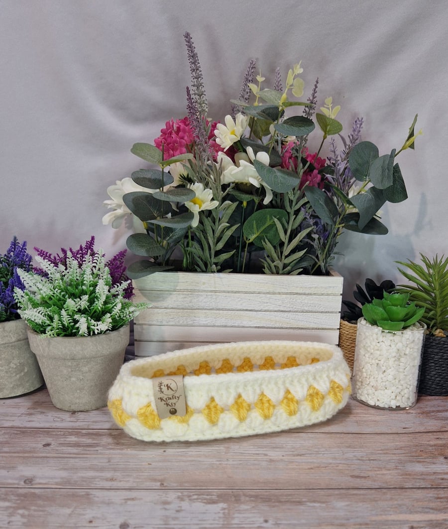 Glasses or trinket basket, hand crocheted 