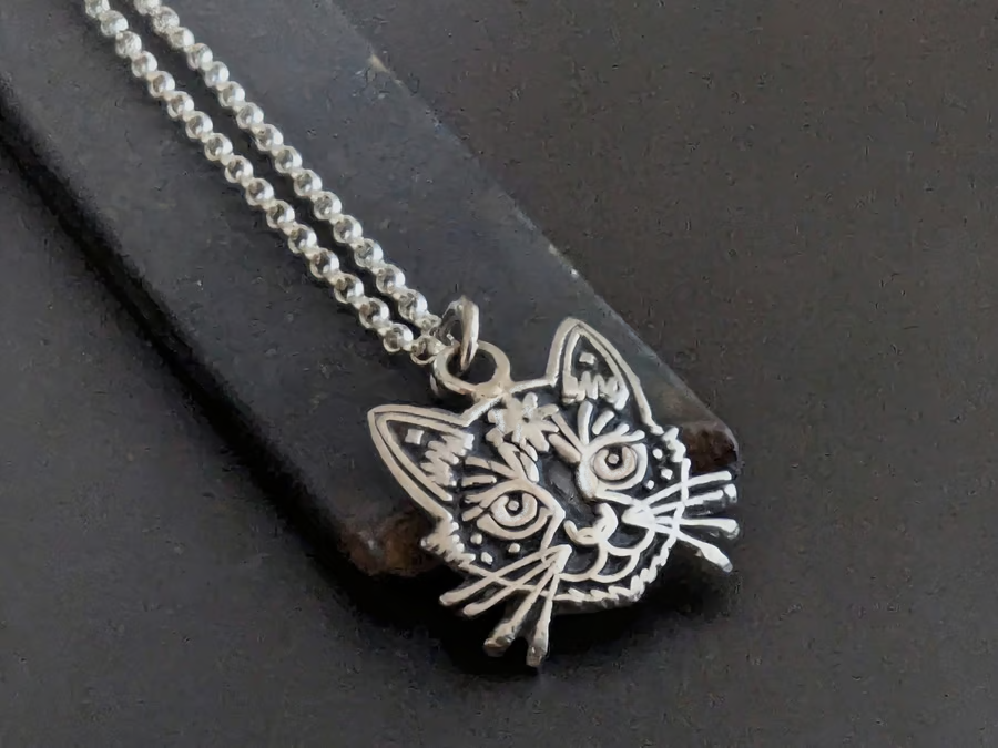 Sterling Silver City Cat pendant