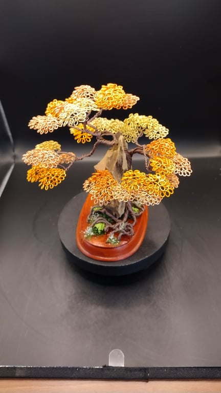 The autumn coloured wire bonsai tree 