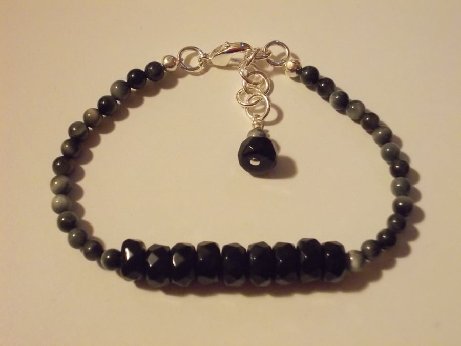 Black agate and cats eye quartz bracelet