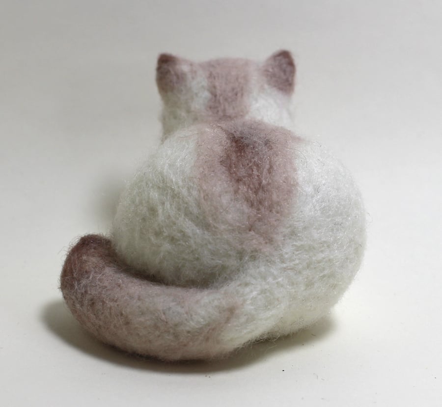 Felted Woolen Cat Loaf