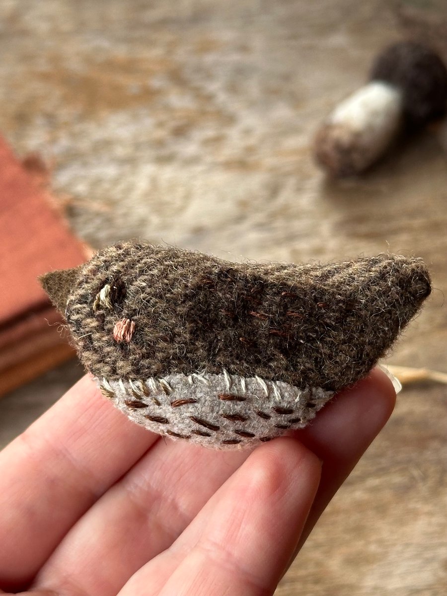 Song Thrush - Embroidered wool brooch