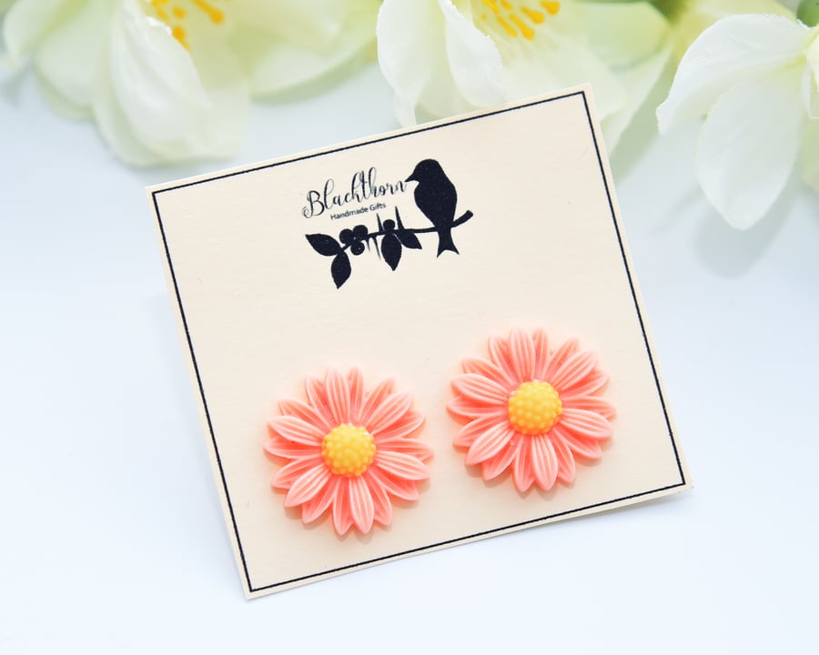 Bright & Bold Peach Daisy Earrings