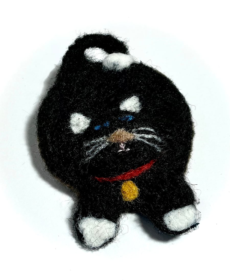 Black Cat Needlefelted Pin Brooch