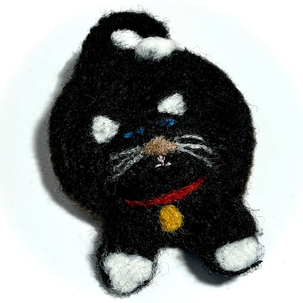 Black Cat Needlefelted Pin Brooch