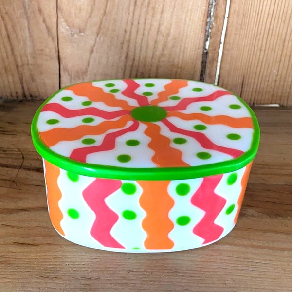 Retro patterned trinket lidded pot