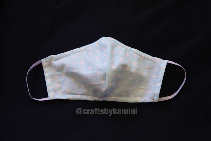 Washable face covering with nose wire and filter pocket (postage included)