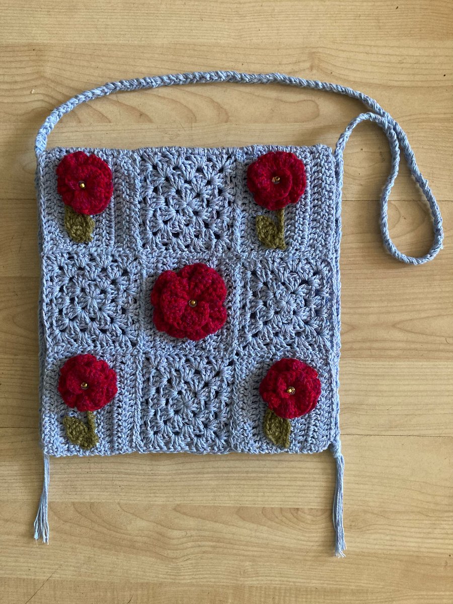 Crochet shoulder bag 