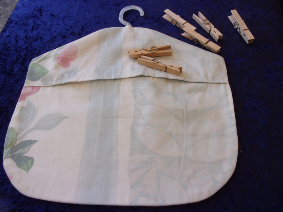 Small Peg  Bag (pegs not included)