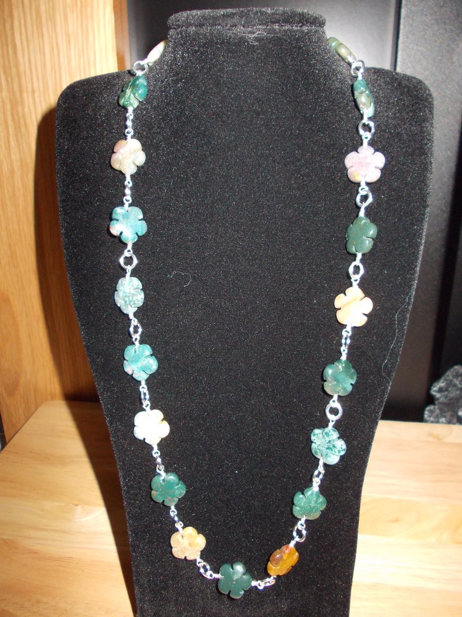 Agate flower necklace