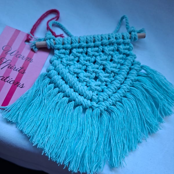 Macrame mini wall hanging