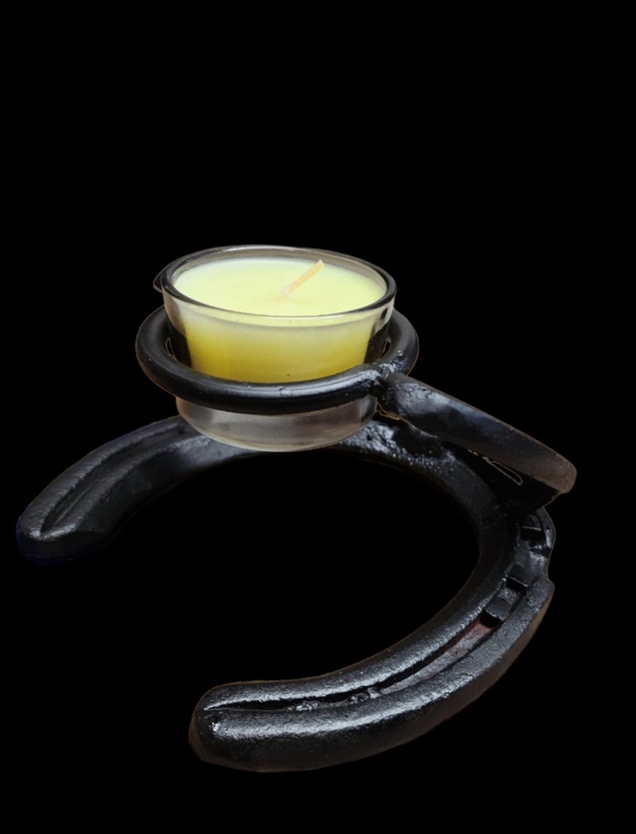 Horseshoe tealight holder