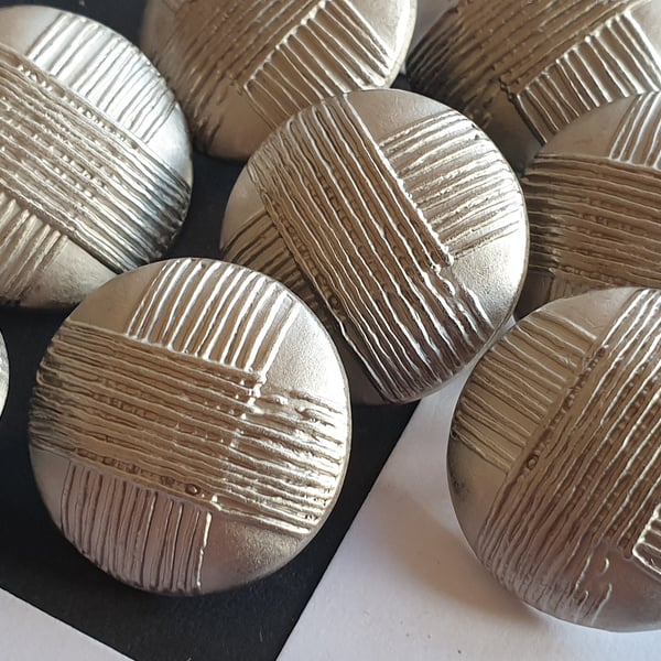 15mm & 22mm Matt Silver Metallic look buttons Light weight