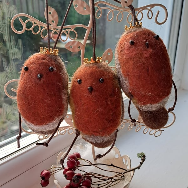  Robin wet felted ornament