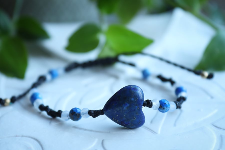 Women's bracelet with Lapis Lazuli heart and blue agate 