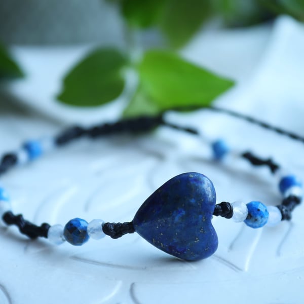 Women's bracelet with Lapis Lazuli heart and blue agate 