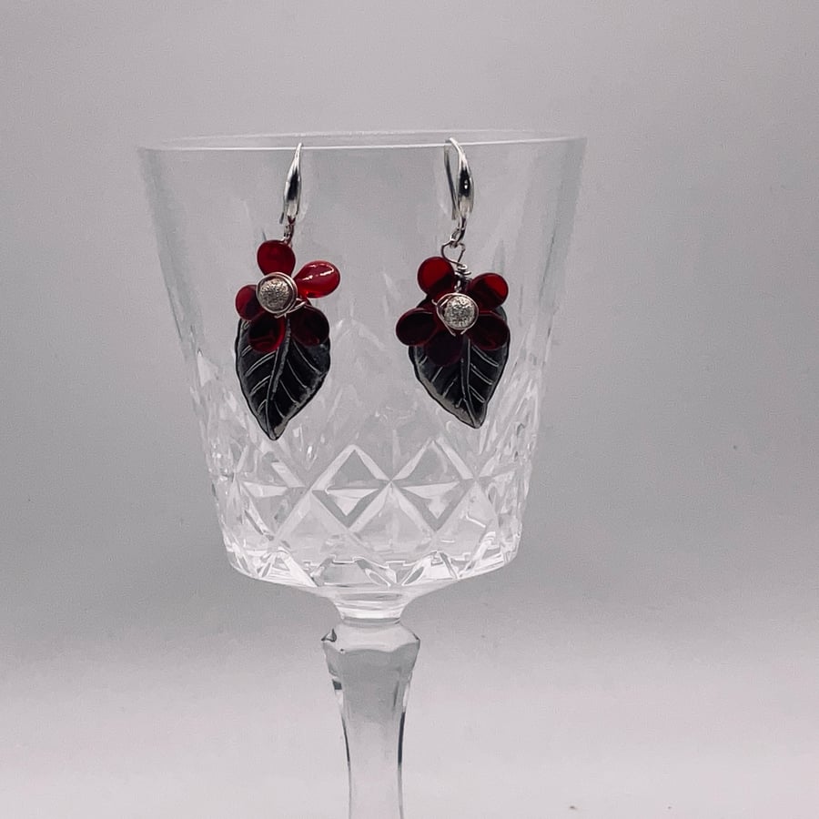 Economy silver leaf and red flower earrings