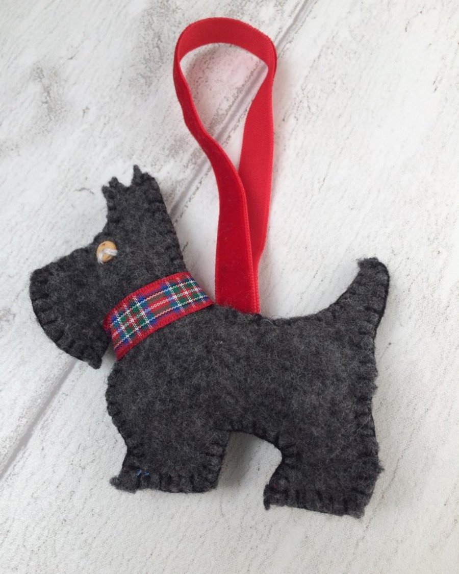 Scotty dog hanging decoration, with tartan collar