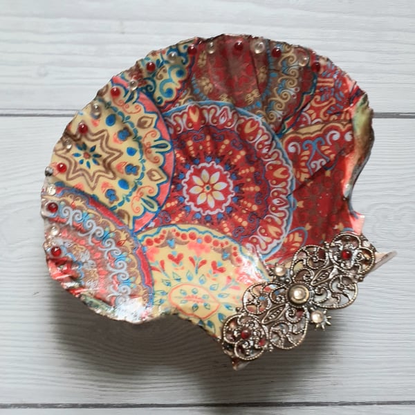 Ethnic Scallop Shell trinket dish 