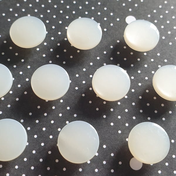9 16" 14mm 22L Vintage Polyester Pearl shank Buttons x 6