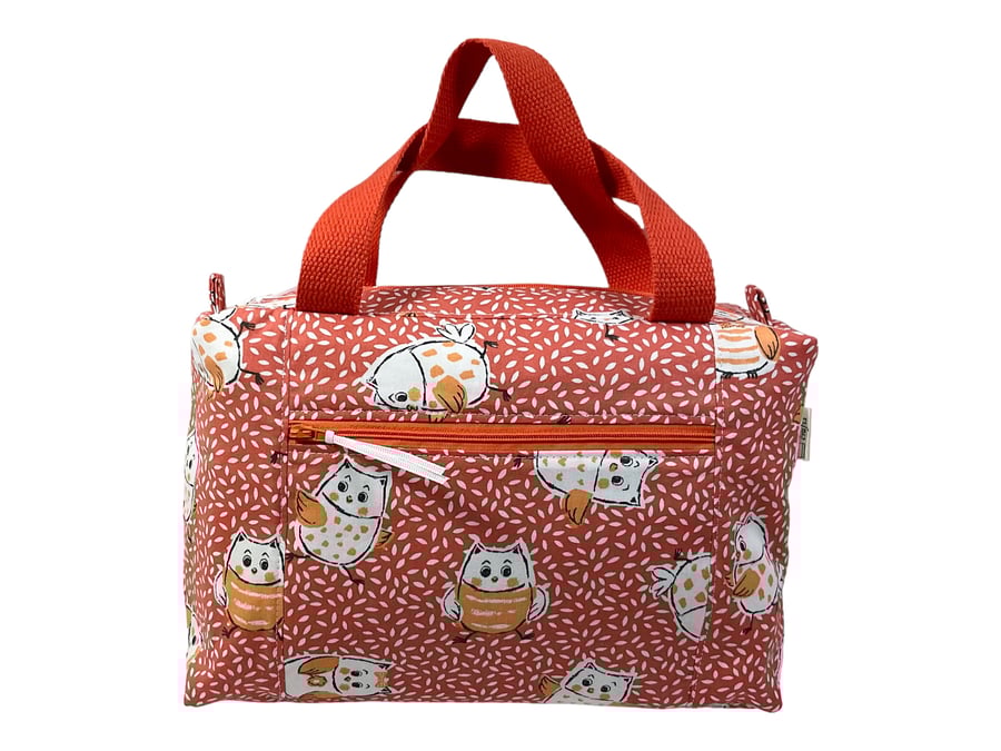 Large wash bag in owl print, toiletries bag with handles and pocket.