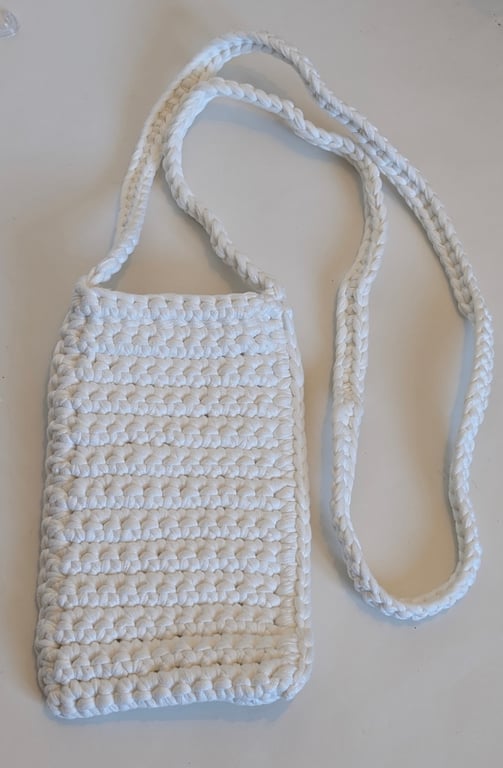 Handmade crochet crossbody bag made with cream t-shirt yarn 