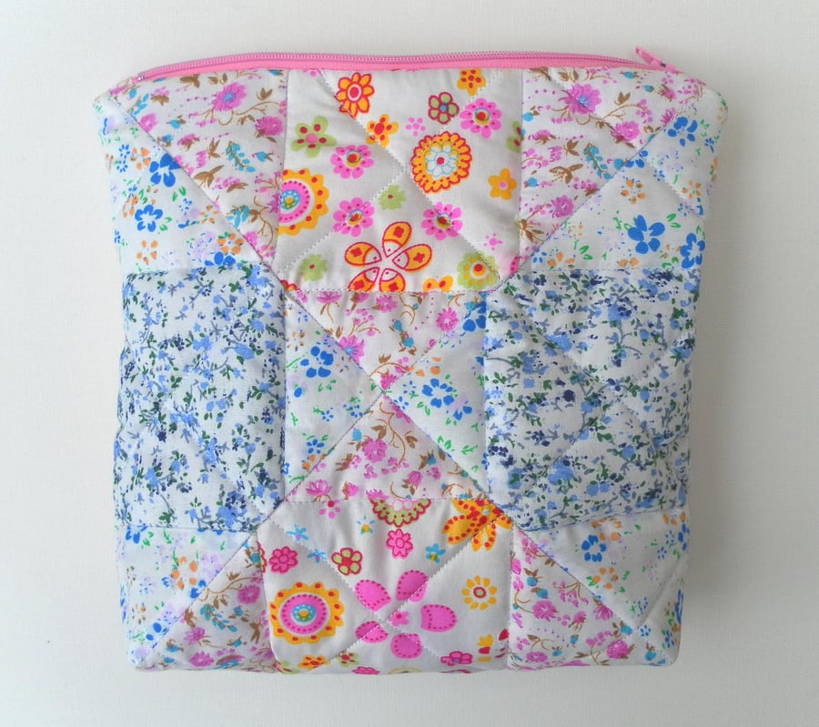 Quilted, patchwork toiletries, wash bag, cosmetics,  water resistant lining.