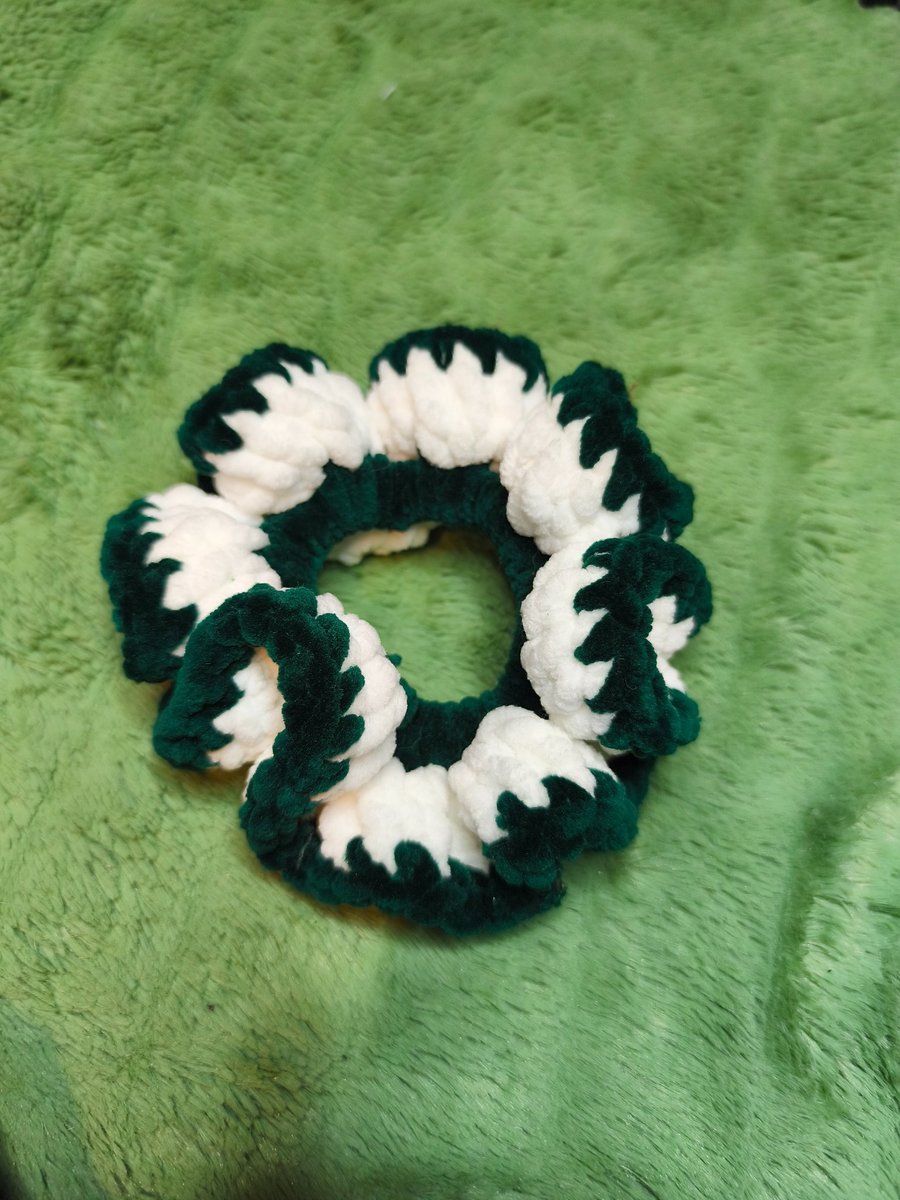 Forest Green & White Medium Scrunchies Hair Tie