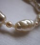 An Imitation Pearl Effect Bead Bracelet - Image 5