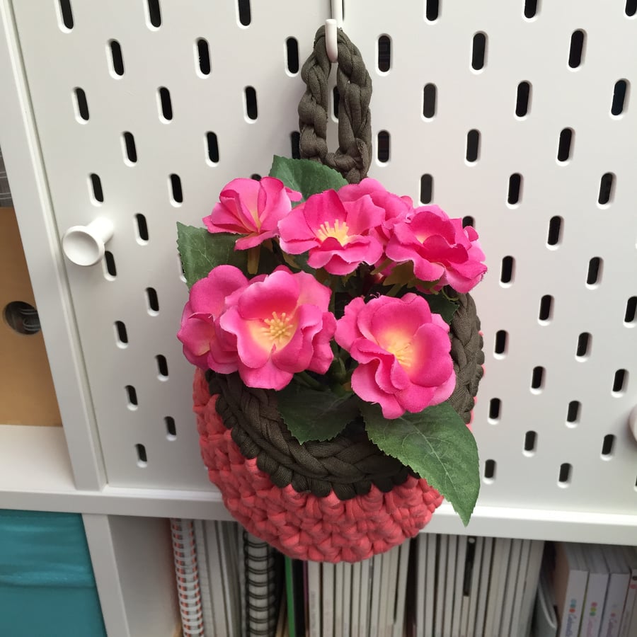 Small crochet hanging basket, pegboard basket - khaki and pink