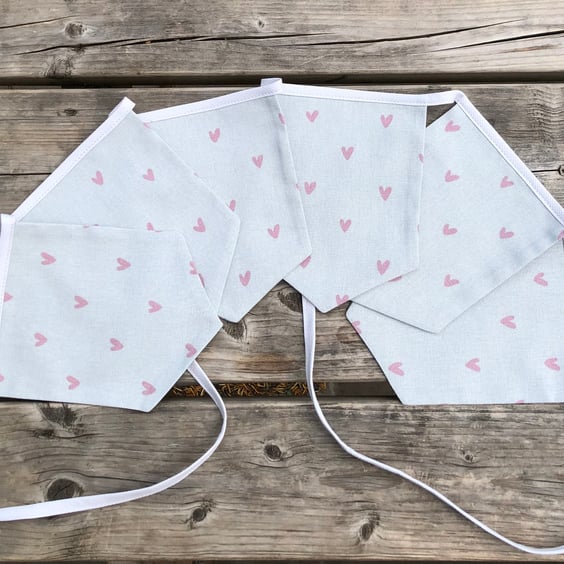 Pink hearts, 6 flag, fabric bunting