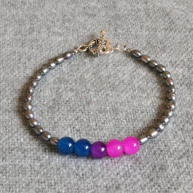 Bi Pride – Glass Bi Flag and Grey Oval Glass Pearl Bracelet