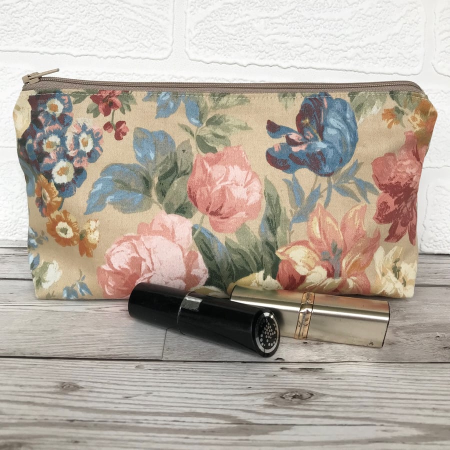 Cosmetic bag, make up bag with summer Roses and flowers