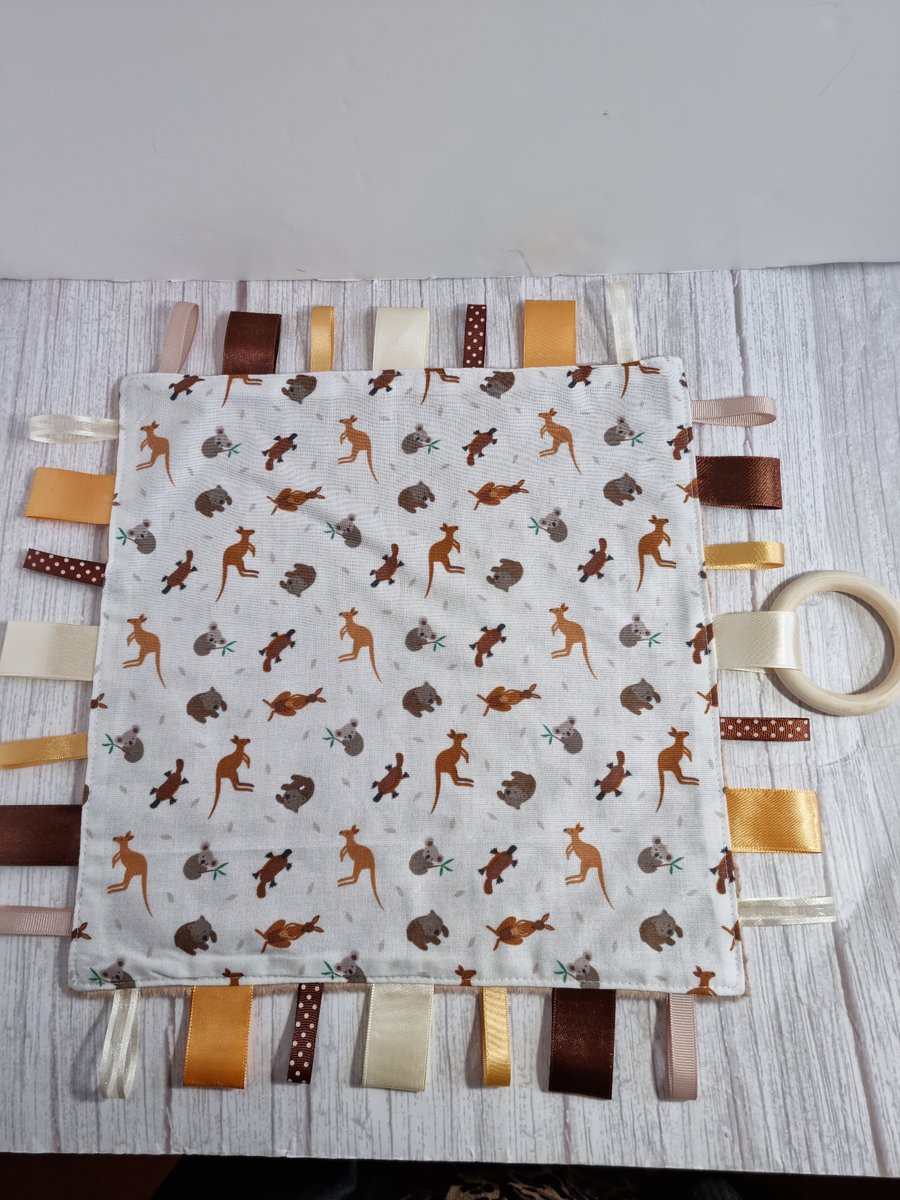 Cream Australian Animals taggy blanket with teething ring 