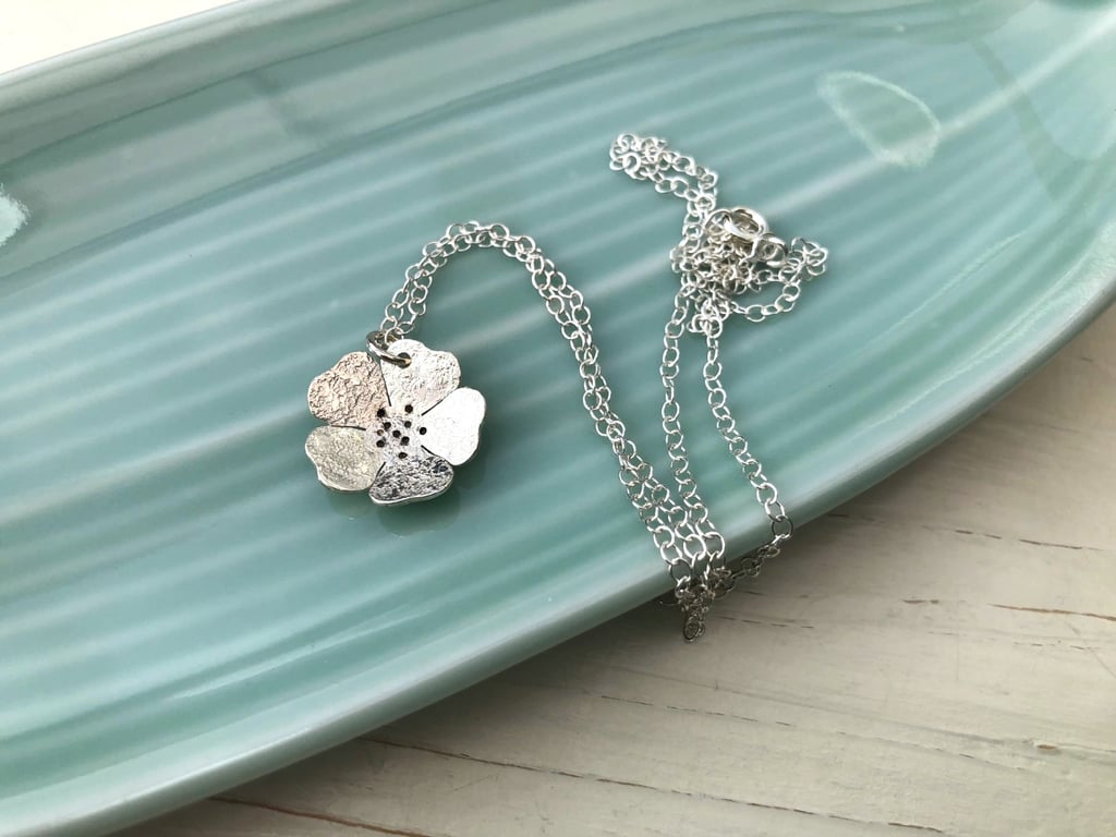Sterling Silver Poppy Flower Pendant. 