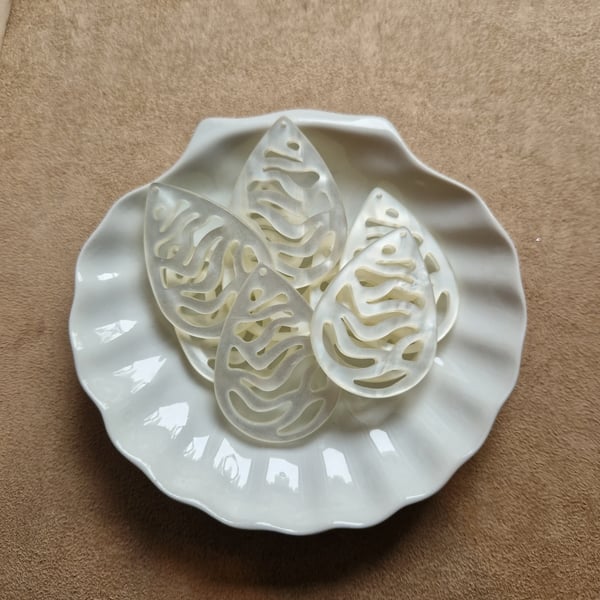 Boho pendants lightweight acrylic Ivory marble x 8 pieces