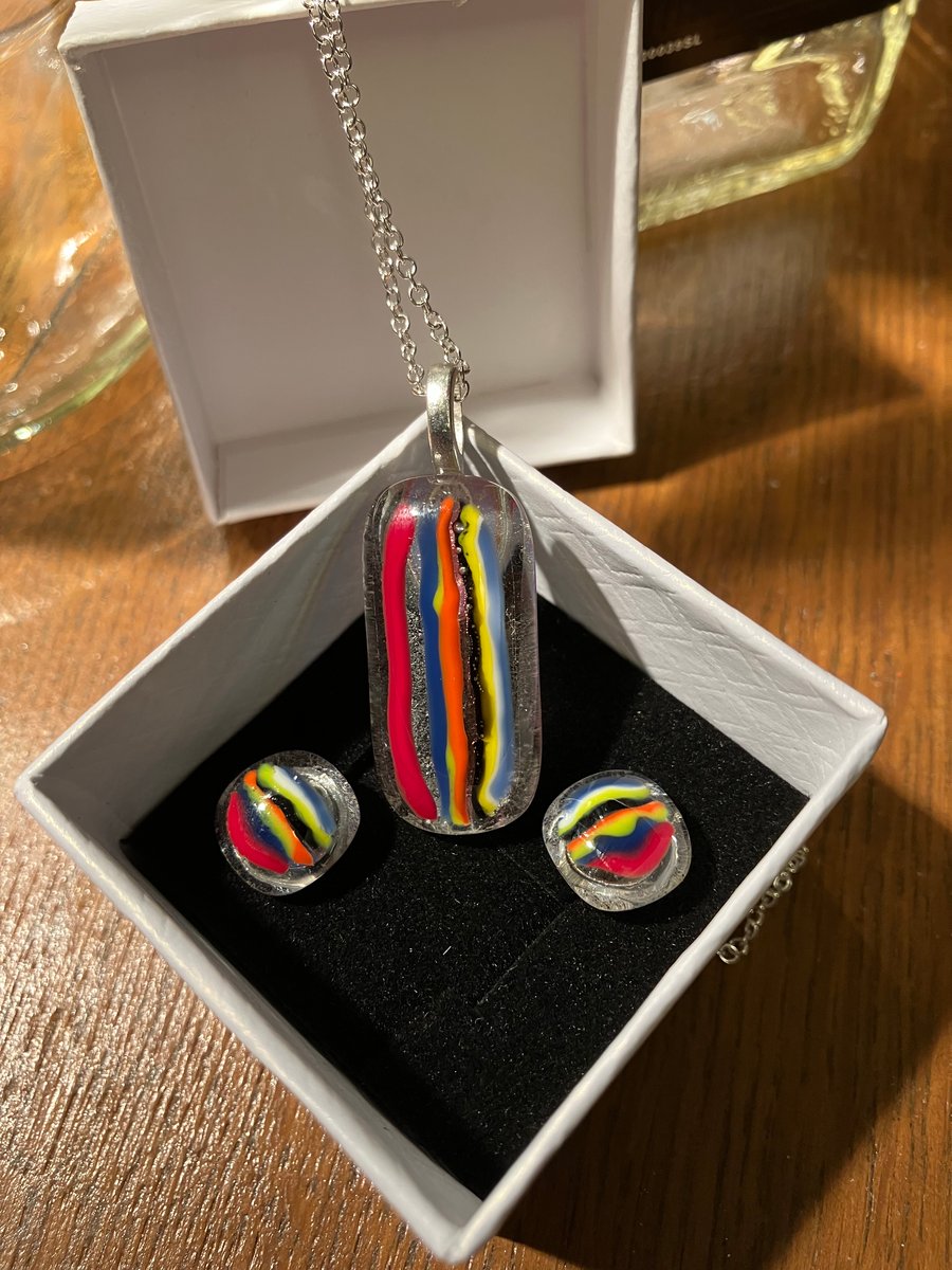 Fused glass pendant and earrings 