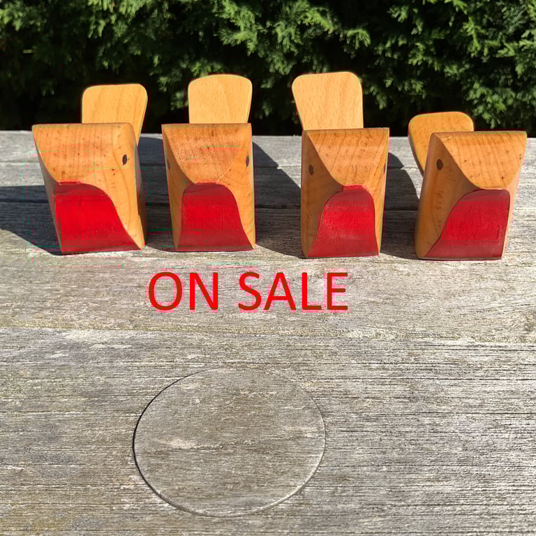 Maple Wood Robin (B12)