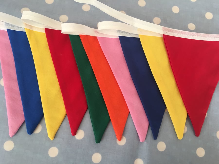 Multicoloured bunting,flag,pennant,party flag,children’s party bunting