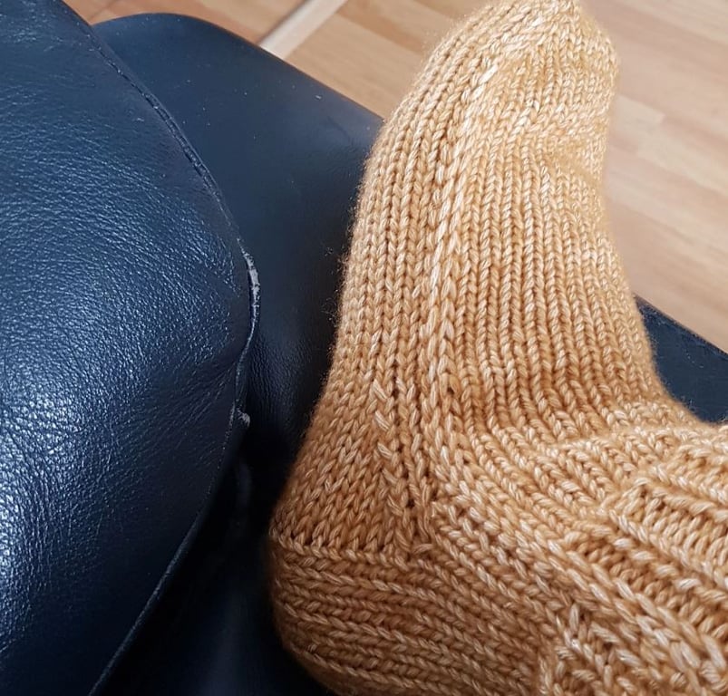 Hand Knit: Child's chunky bed socks