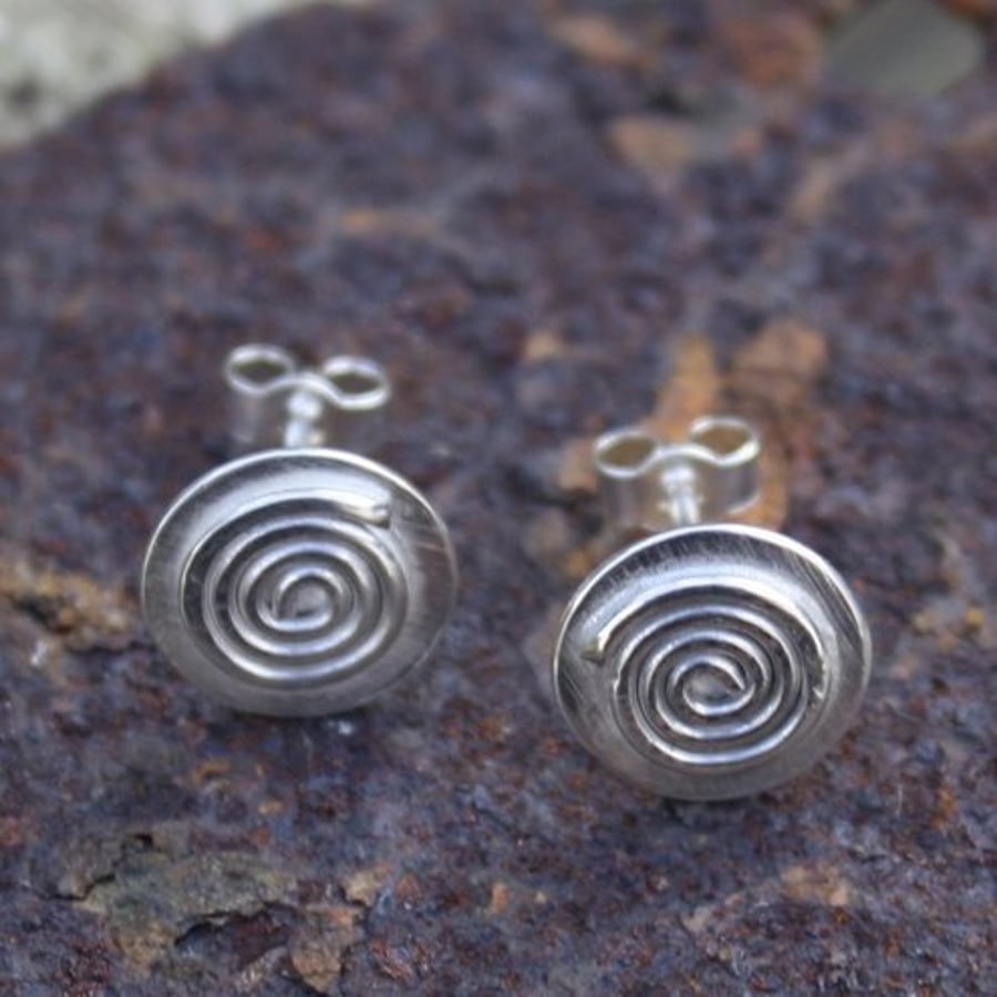 Silver spiral studs