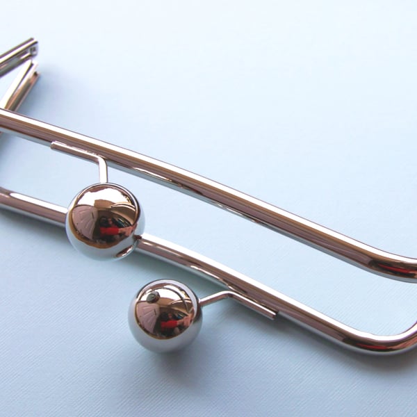 3 Big Bobble Clutch Purse Frame - silver colour